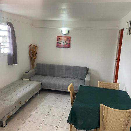 Logement De 40M2 Avec Terrasse, Moderne Et Equipe Petit-Canal Exterior photo
